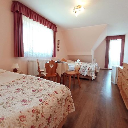 Ferienwohnung Wynajem Pokoi Rancho Zab Exterior foto